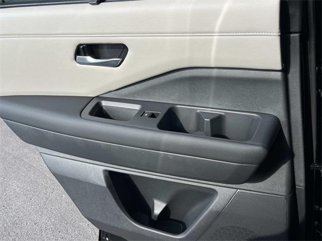 new 2025 Nissan Pathfinder car, priced at $38,288