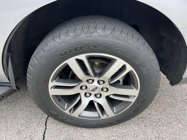 used 2024 Ford Expedition car, priced at $42,570