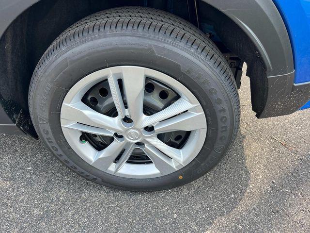 new 2025 Nissan Kicks car, priced at $21,489