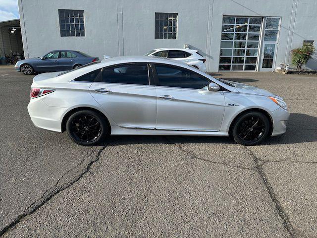 used 2015 Hyundai Sonata Hybrid car, priced at $6,500