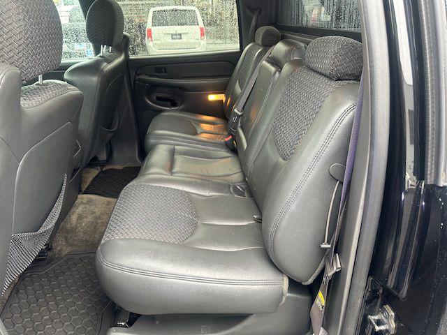 used 2003 Chevrolet Avalanche car, priced at $4,495