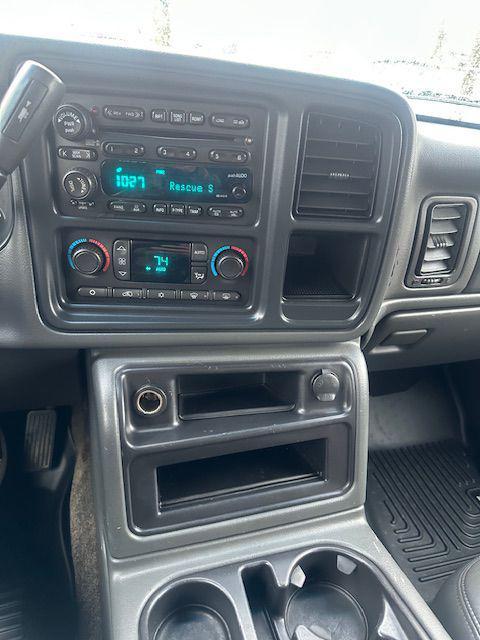 used 2003 Chevrolet Avalanche car, priced at $4,495