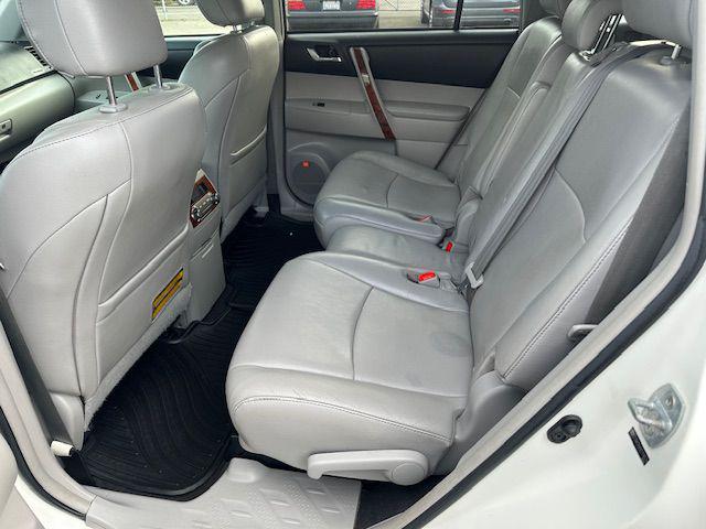 used 2012 Toyota Highlander car, priced at $8,995