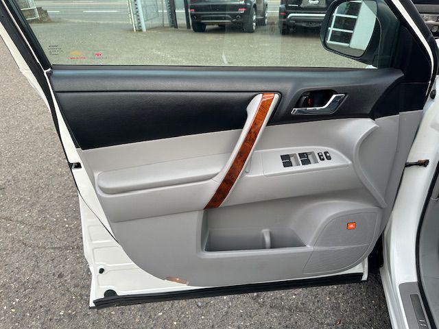 used 2012 Toyota Highlander car, priced at $8,995