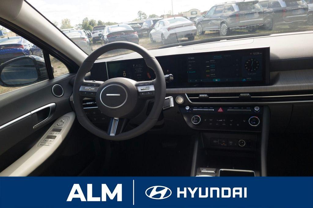 new 2025 Hyundai Sonata Hybrid car, priced at $30,343