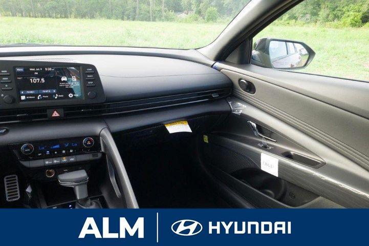 new 2025 Hyundai Elantra car, priced at $21,996