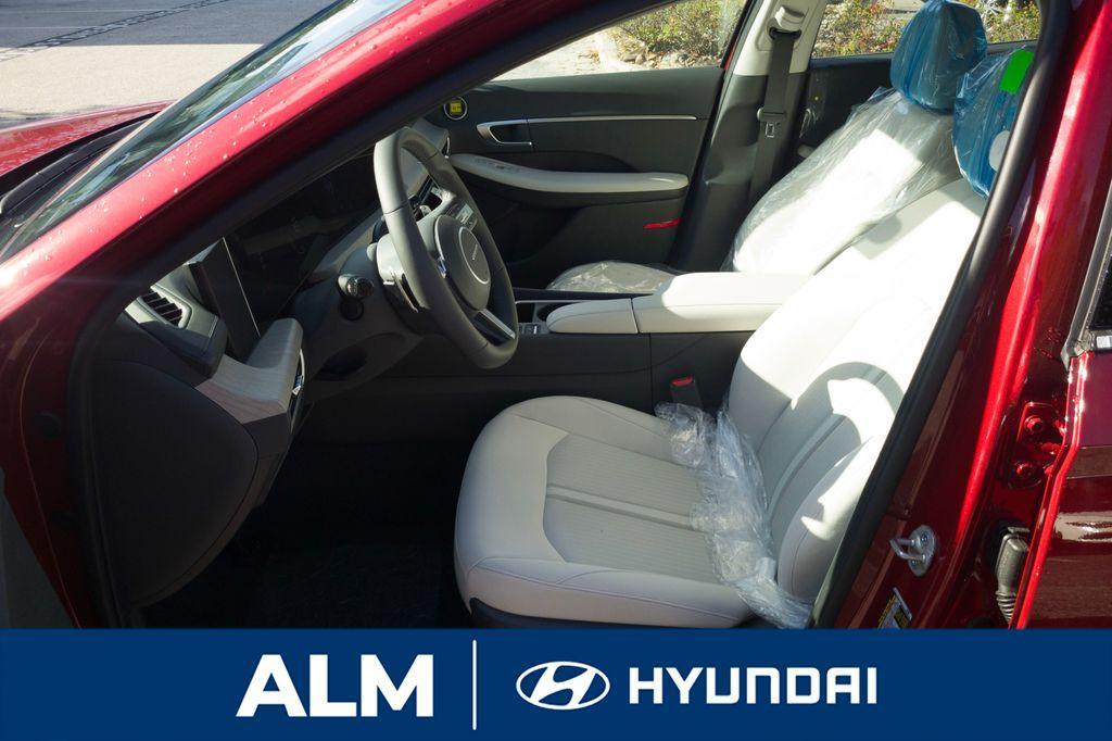 new 2025 Hyundai Sonata Hybrid car, priced at $28,995