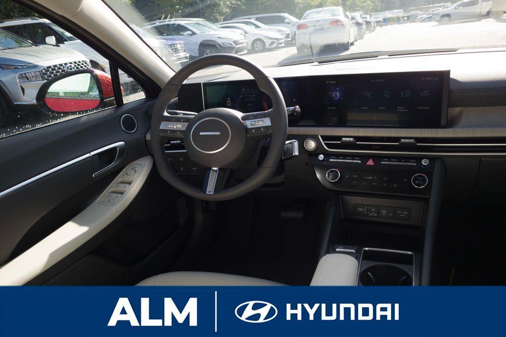 new 2025 Hyundai Sonata Hybrid car, priced at $28,995