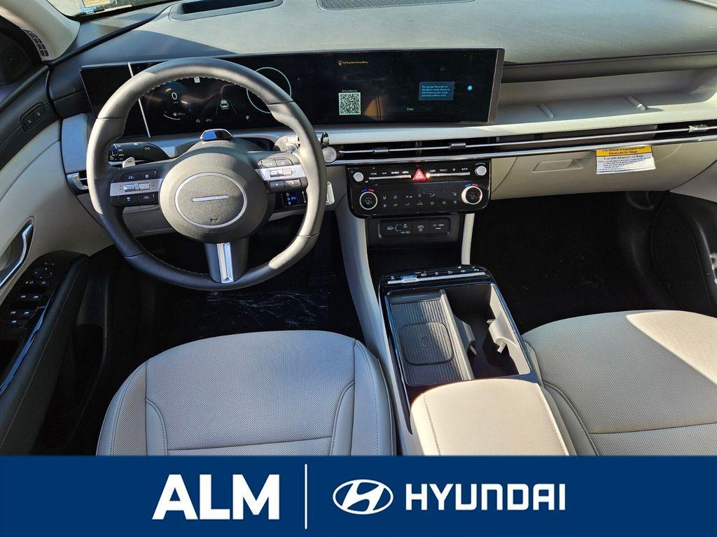 new 2025 Hyundai Tucson car, priced at $39,017