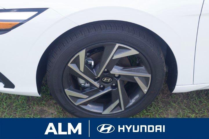 new 2025 Hyundai Elantra car, priced at $24,697