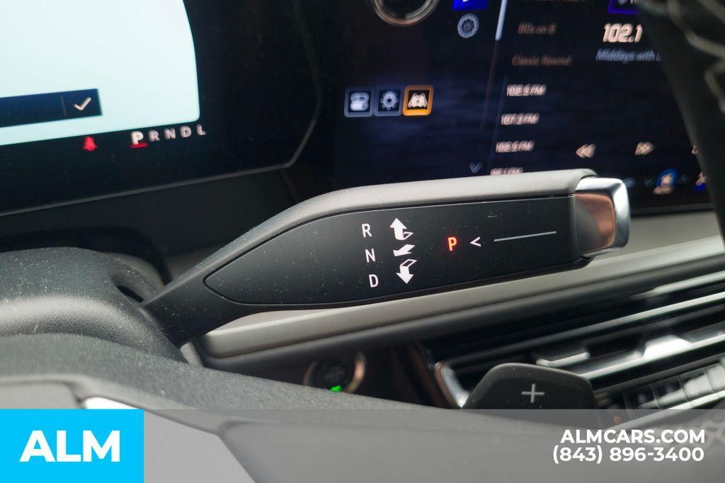 used 2025 Chevrolet Traverse car, priced at $33,920