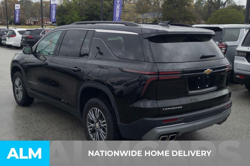 used 2025 Chevrolet Traverse car, priced at $33,920