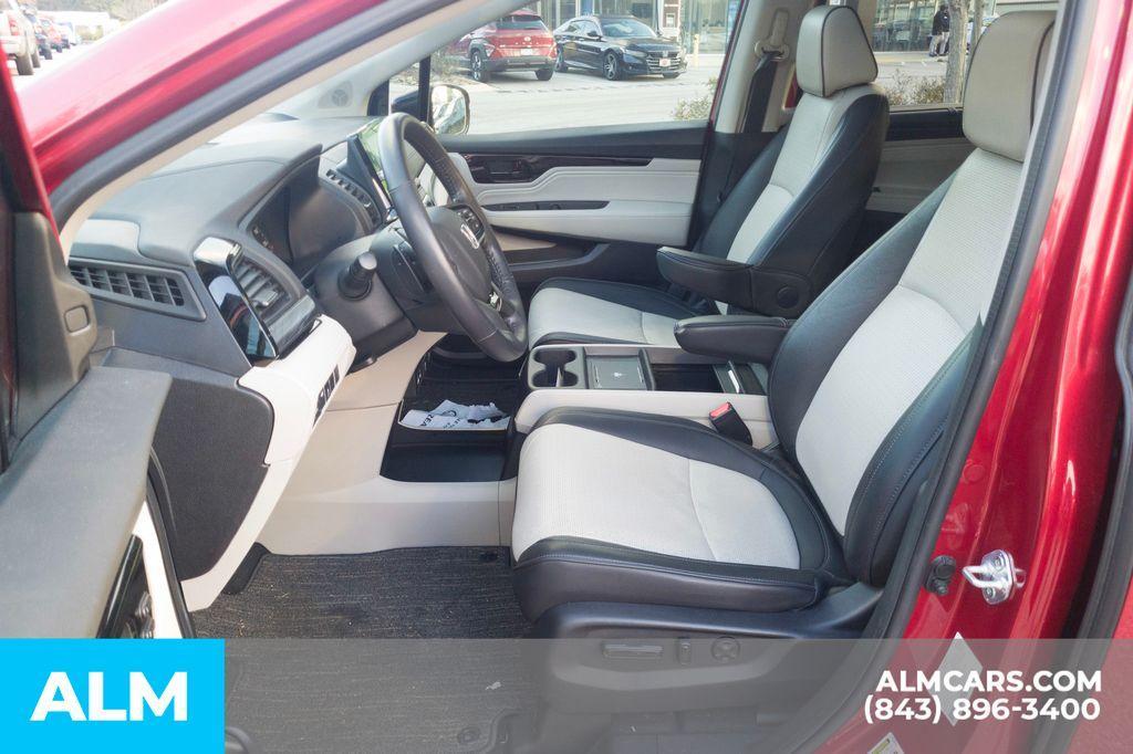 used 2025 Honda Odyssey car, priced at $42,720