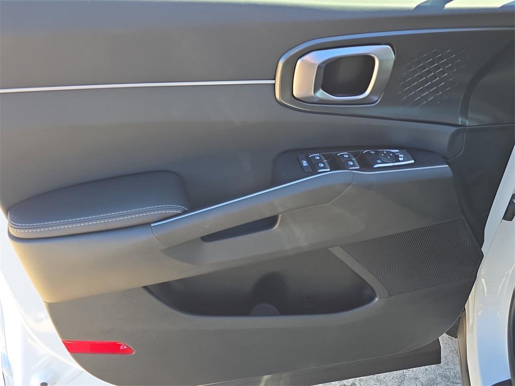 new 2026 Kia Sorento car, priced at $35,727