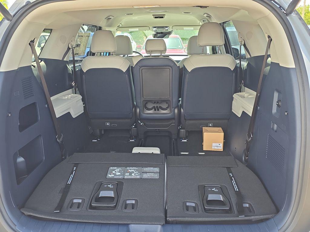 new 2026 Kia Carnival Hybrid car, priced at $43,730