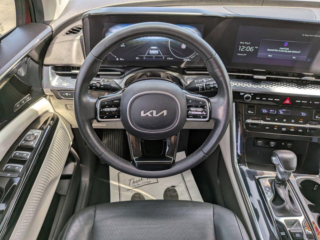 used 2024 Kia Carnival car, priced at $39,364