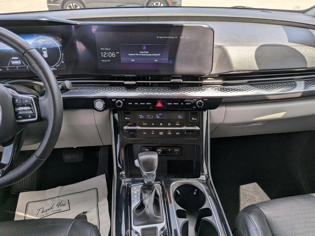 used 2024 Kia Carnival car, priced at $39,364