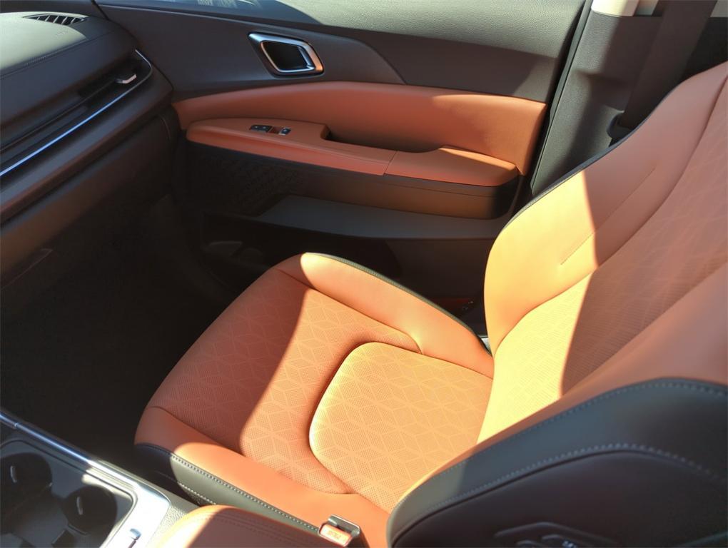 new 2026 Kia Carnival Hybrid car, priced at $40,747