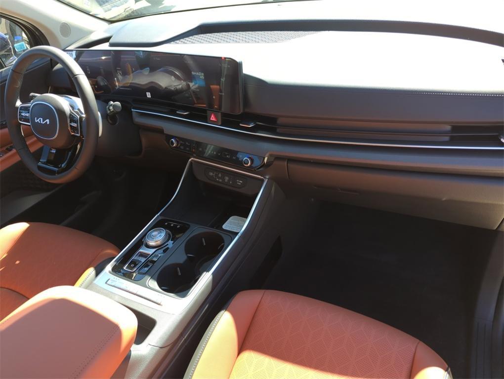 new 2026 Kia Carnival Hybrid car, priced at $40,747