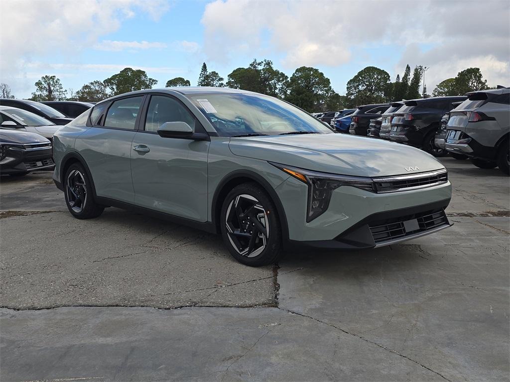 new 2025 Kia K4 car, priced at $23,696