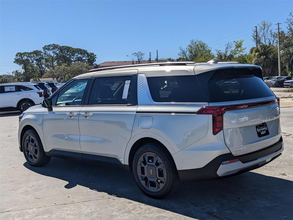used 2025 Kia Carnival Hybrid car, priced at $35,902