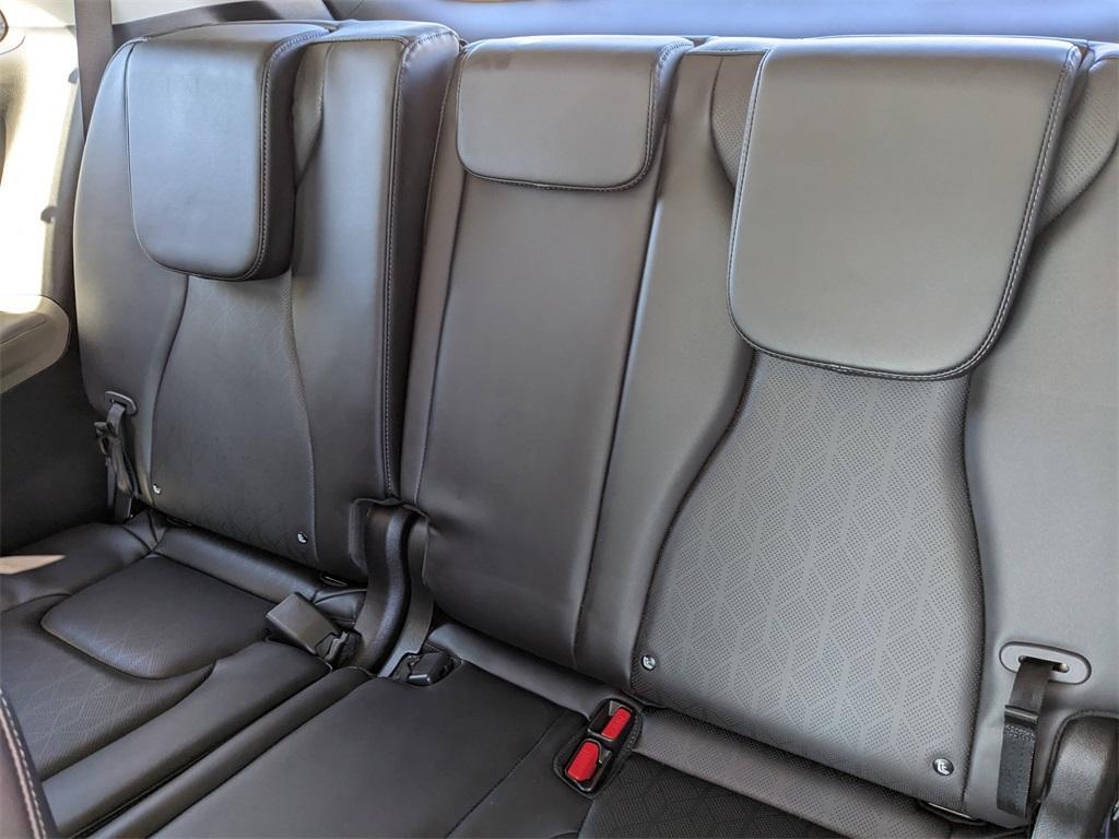 used 2025 Kia Carnival Hybrid car, priced at $35,902