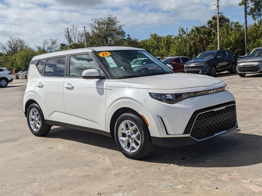 used 2025 Kia Soul car, priced at $17,462