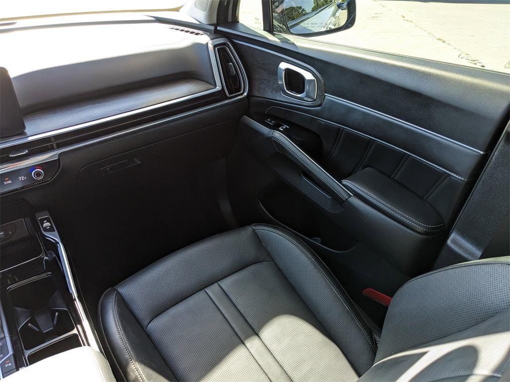 used 2025 Kia Sorento car, priced at $34,472