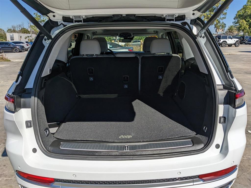 used 2022 Jeep Grand Cherokee car, priced at $35,893