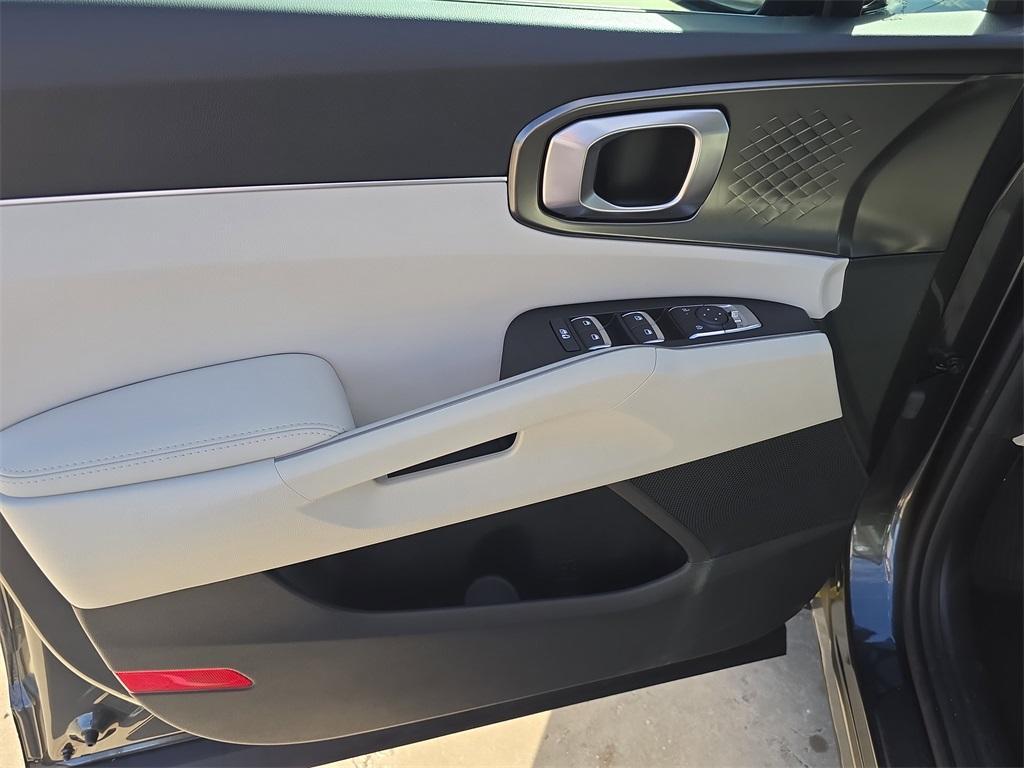 new 2026 Kia Sorento Hybrid car, priced at $38,353