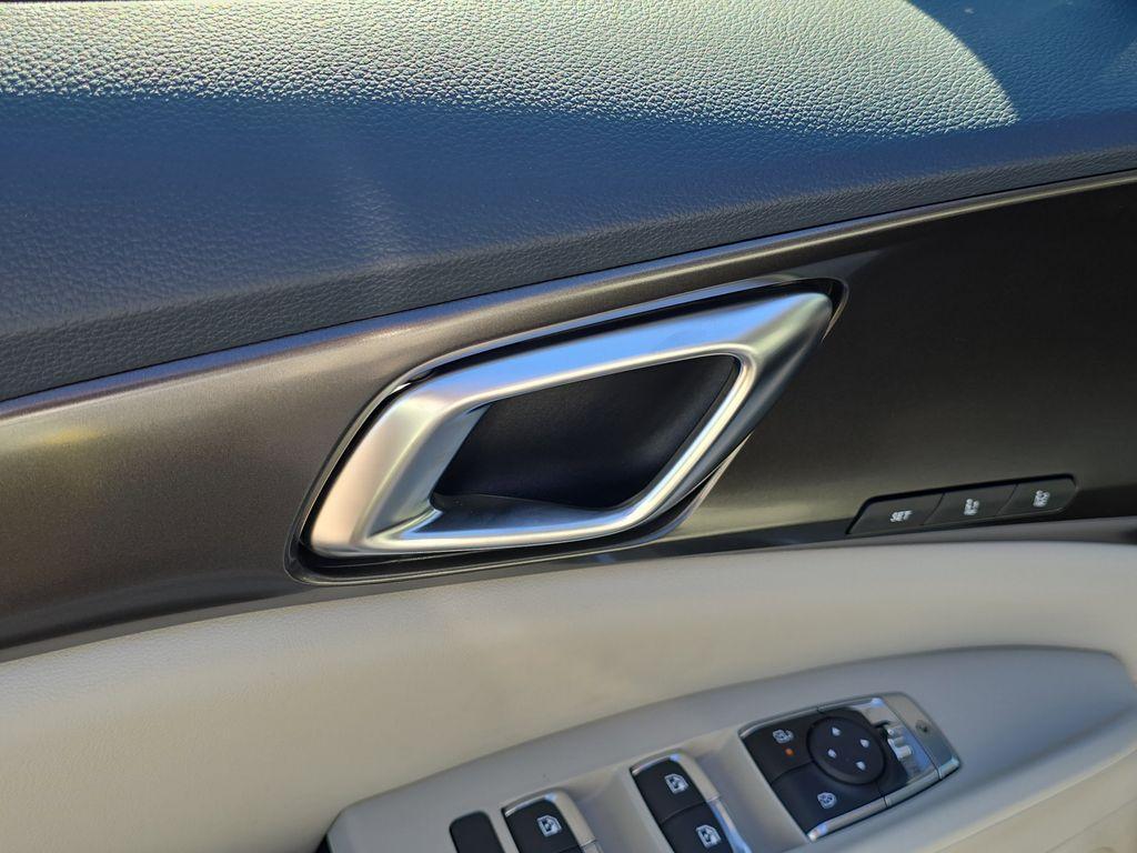 new 2026 Kia Carnival Hybrid car, priced at $51,649