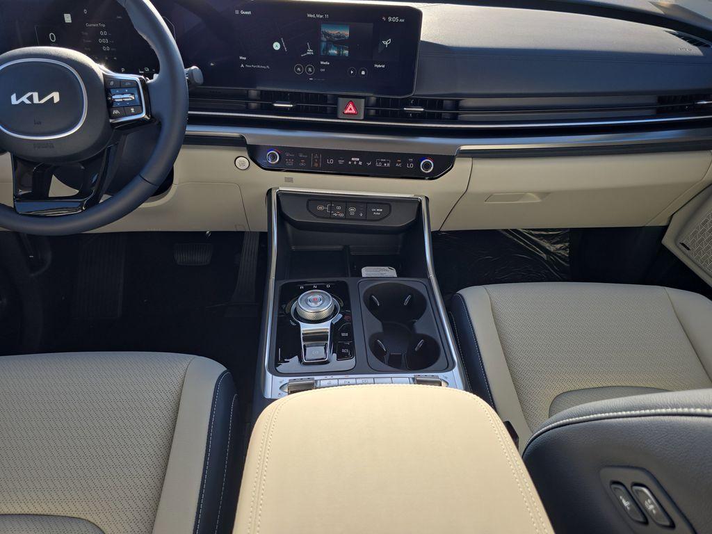 new 2026 Kia Carnival Hybrid car, priced at $51,649