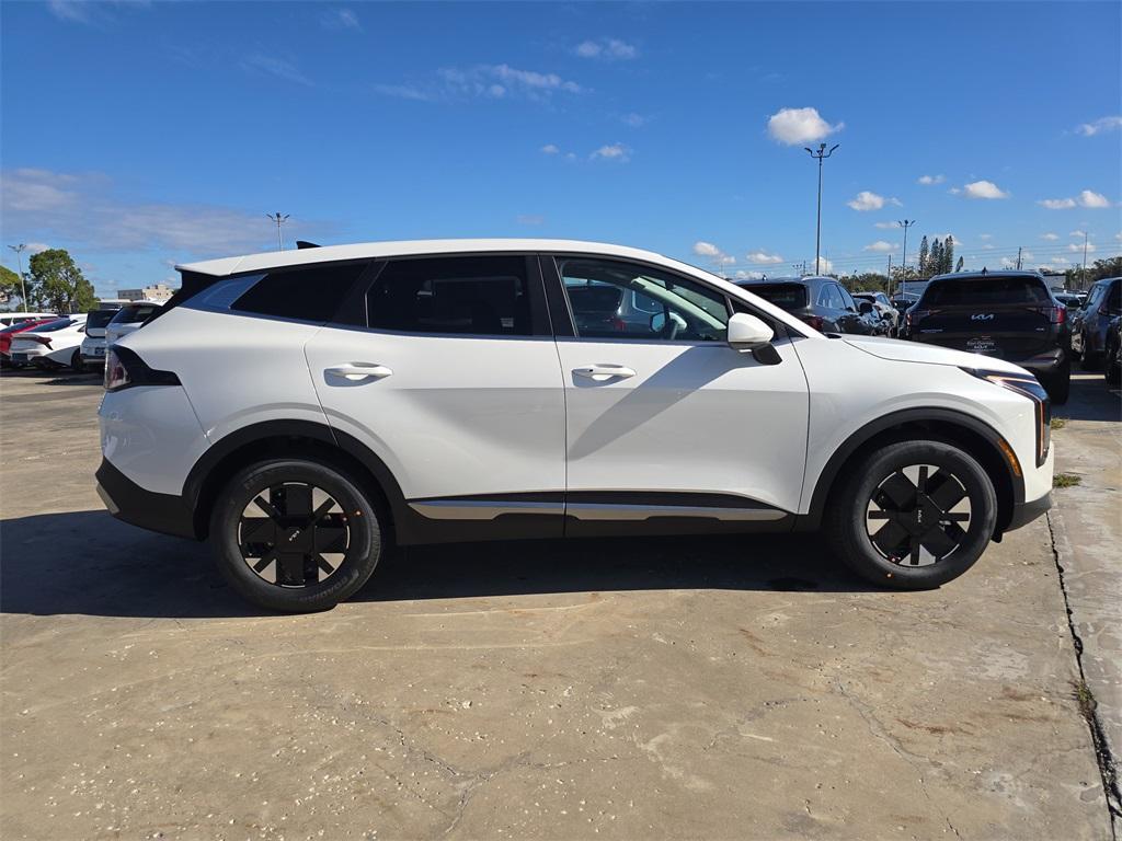 new 2026 Kia Sportage Hybrid car, priced at $27,910