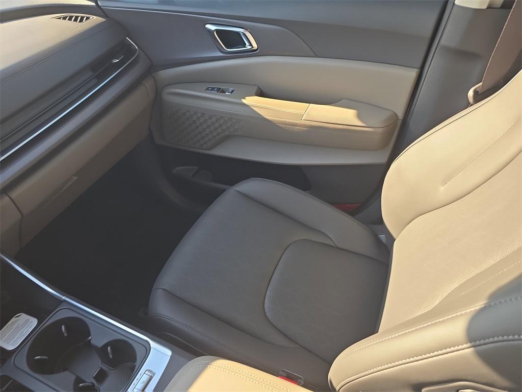 new 2026 Kia Carnival Hybrid car, priced at $42,582