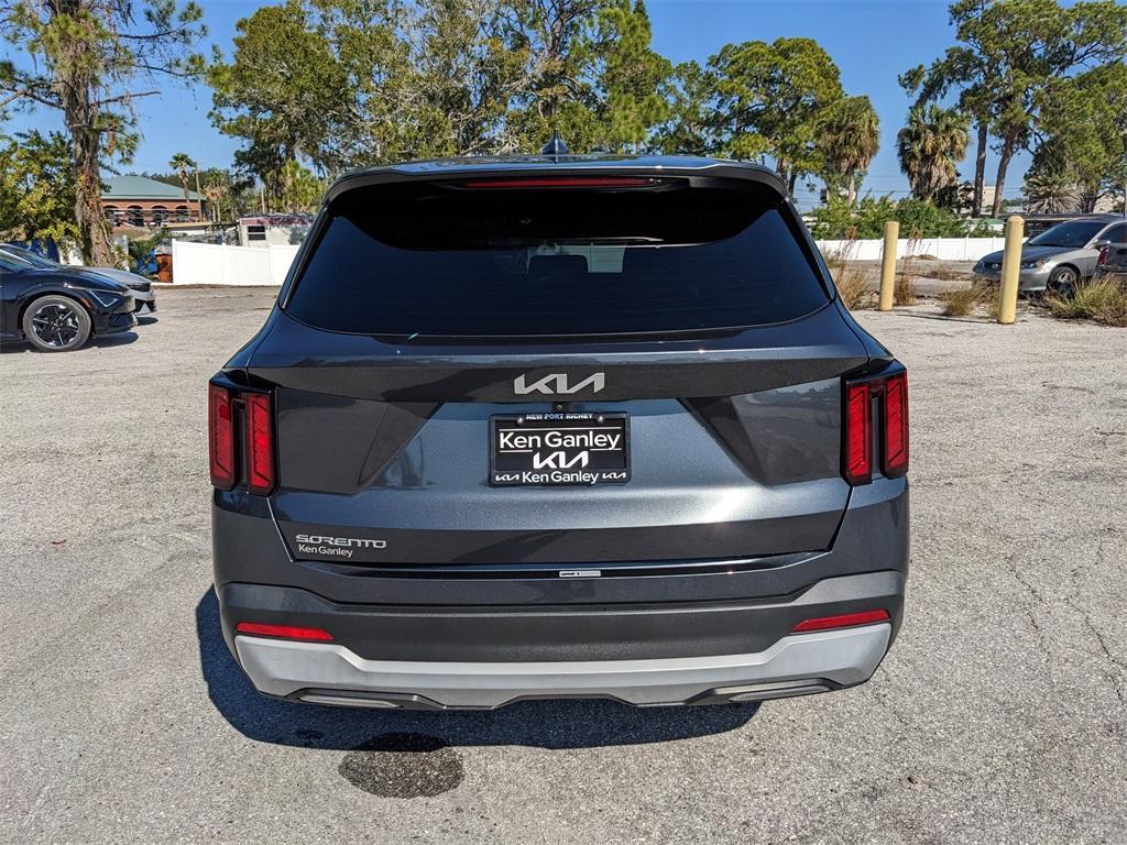 used 2024 Kia Sorento car, priced at $23,401