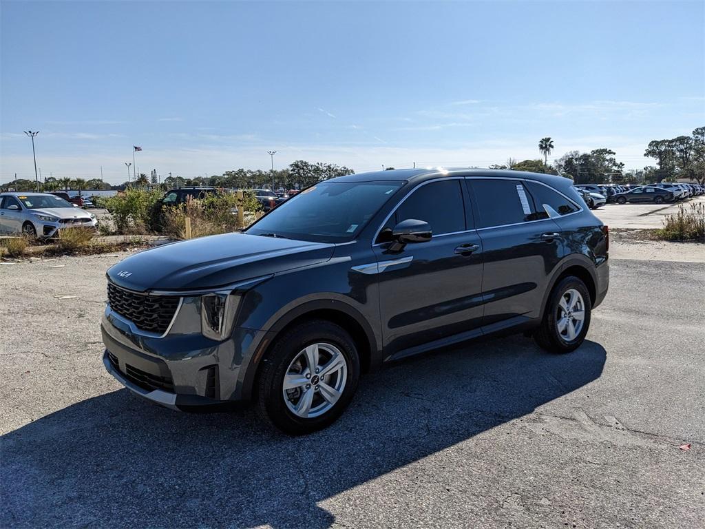 used 2024 Kia Sorento car, priced at $23,401