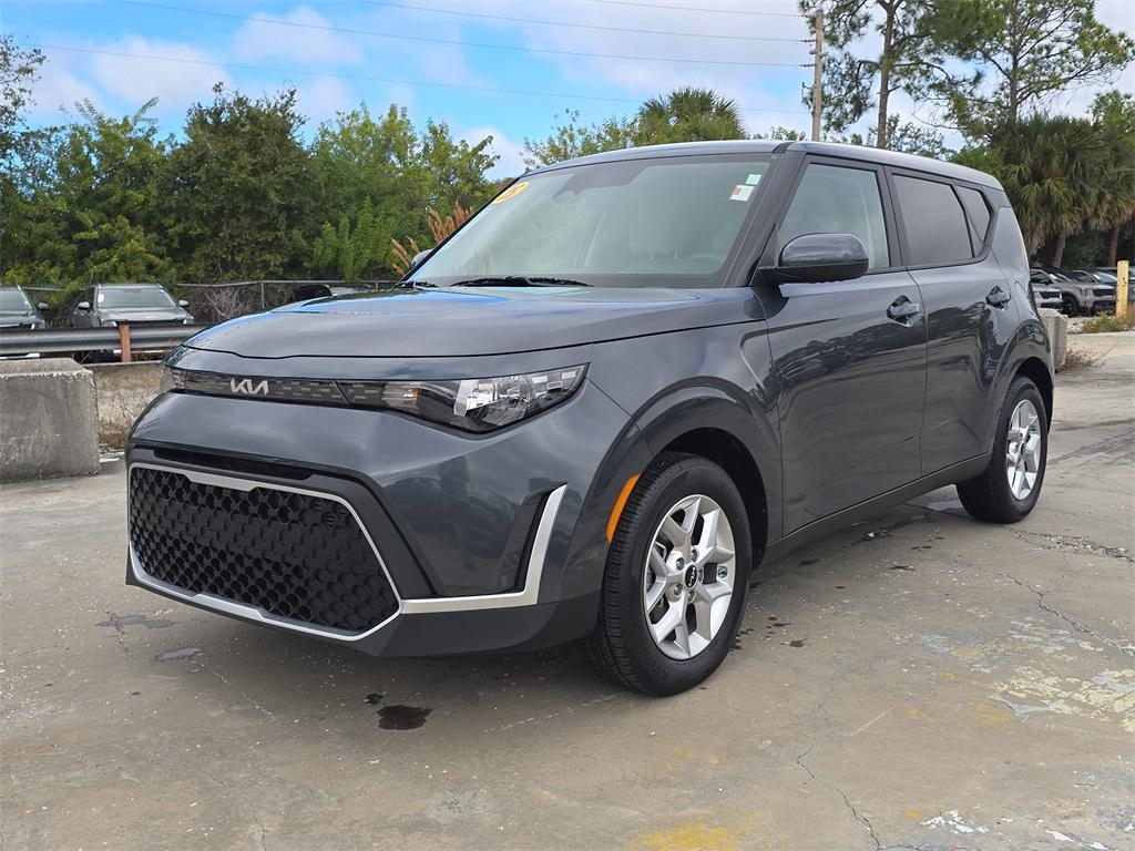 used 2025 Kia Soul car, priced at $18,192