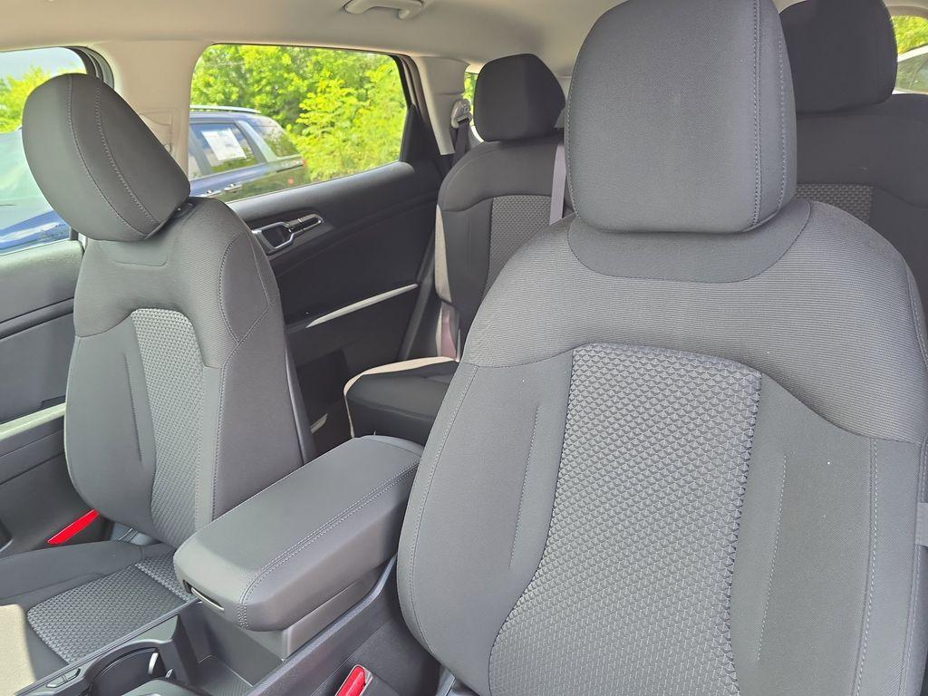 new 2026 Kia Sportage Hybrid car, priced at $33,072