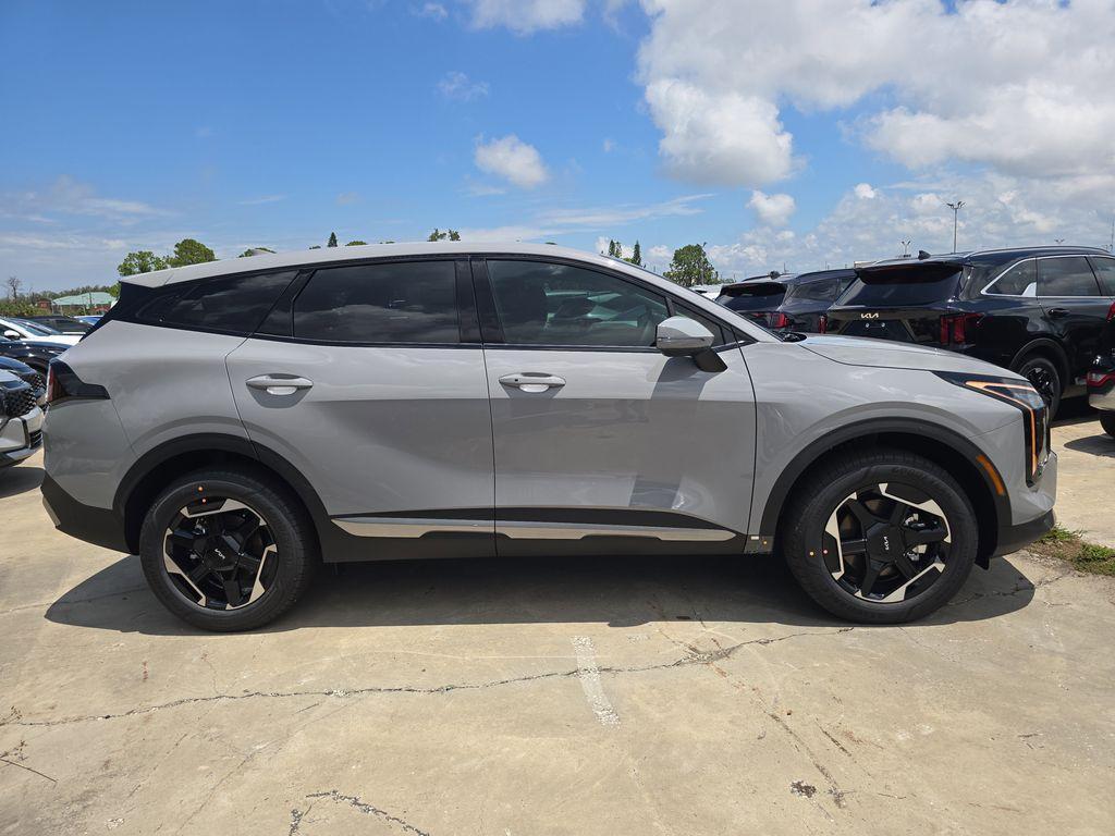 new 2026 Kia Sportage Hybrid car, priced at $33,072
