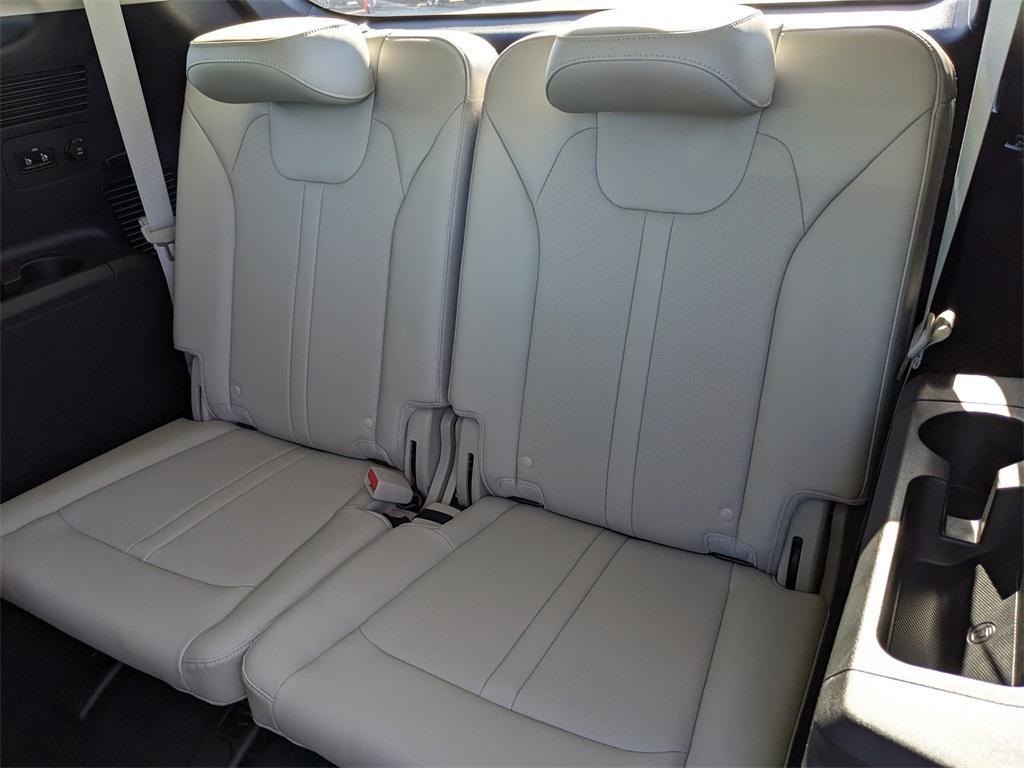 used 2023 Kia Sorento car, priced at $27,772