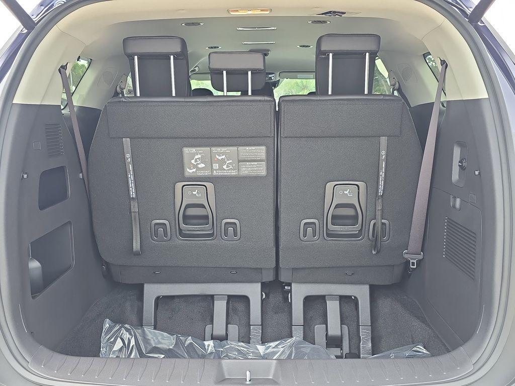 new 2026 Kia Carnival Hybrid car, priced at $42,770