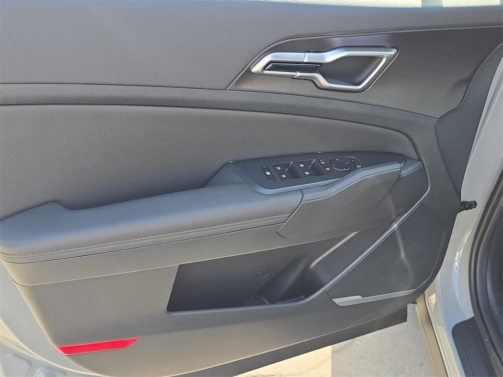 new 2026 Kia Sportage car, priced at $30,646