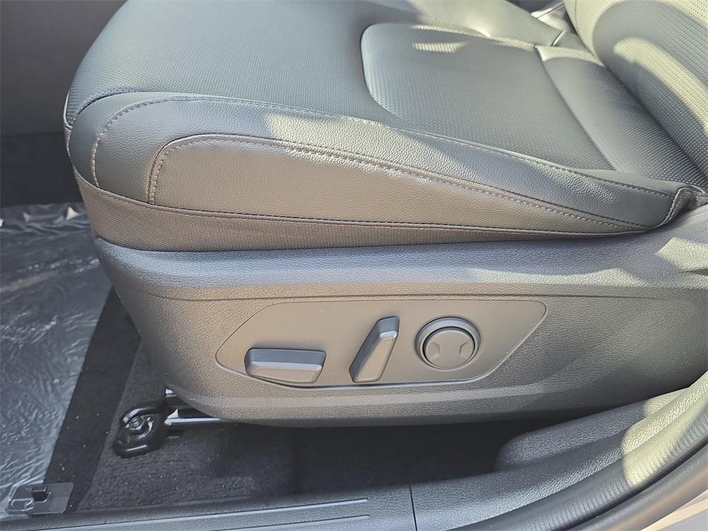 new 2026 Kia Sportage car, priced at $30,646