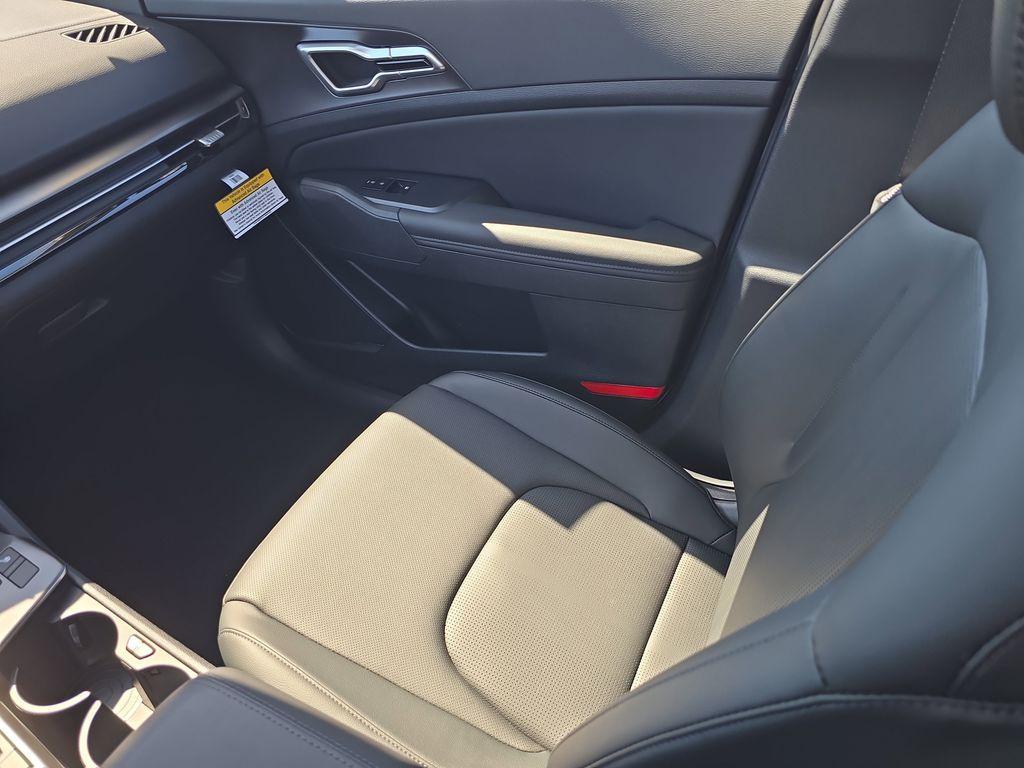 new 2026 Kia Sportage car, priced at $30,646