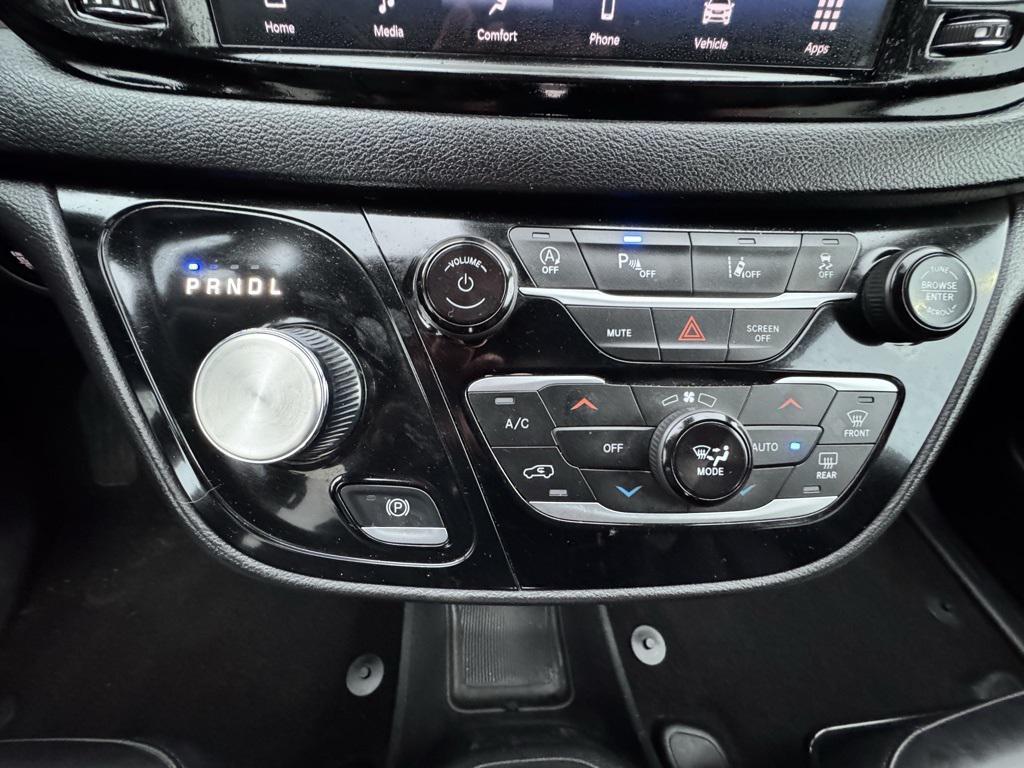 used 2025 Chrysler Pacifica car, priced at $52,900