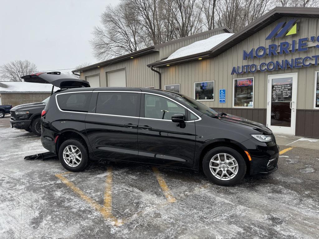 used 2025 Chrysler Pacifica car, priced at $52,900