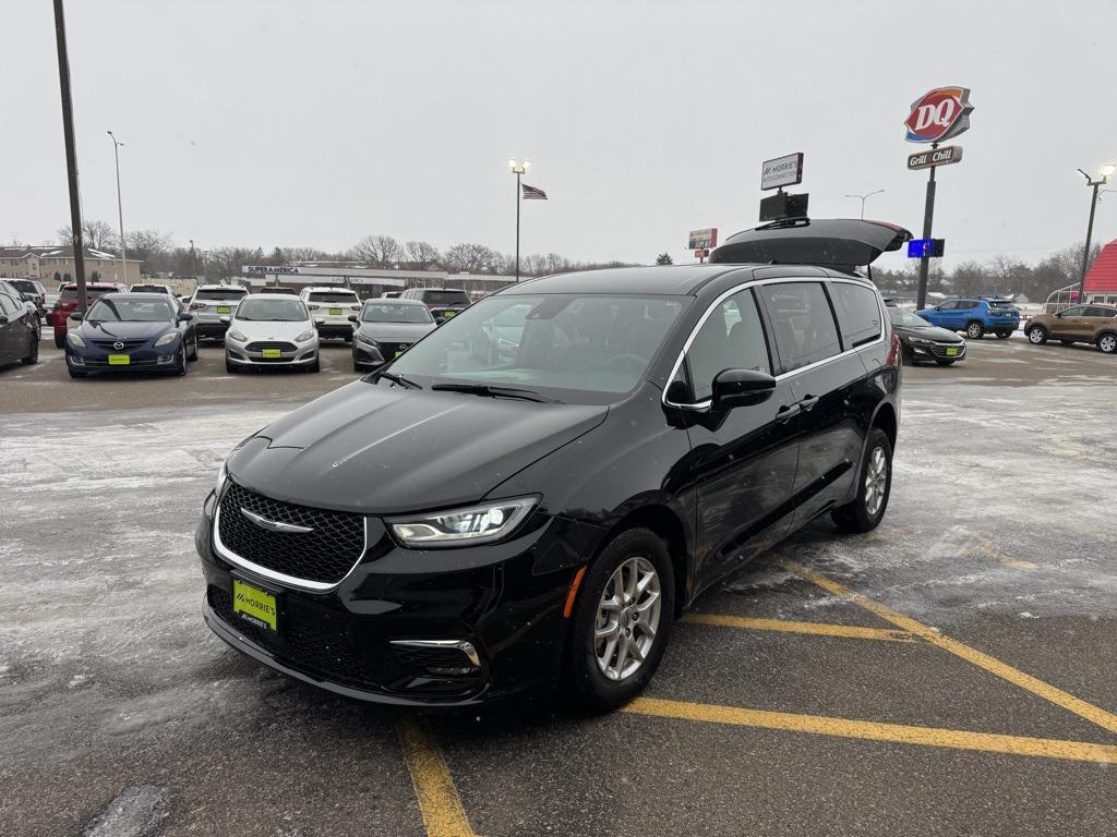 used 2025 Chrysler Pacifica car, priced at $52,900