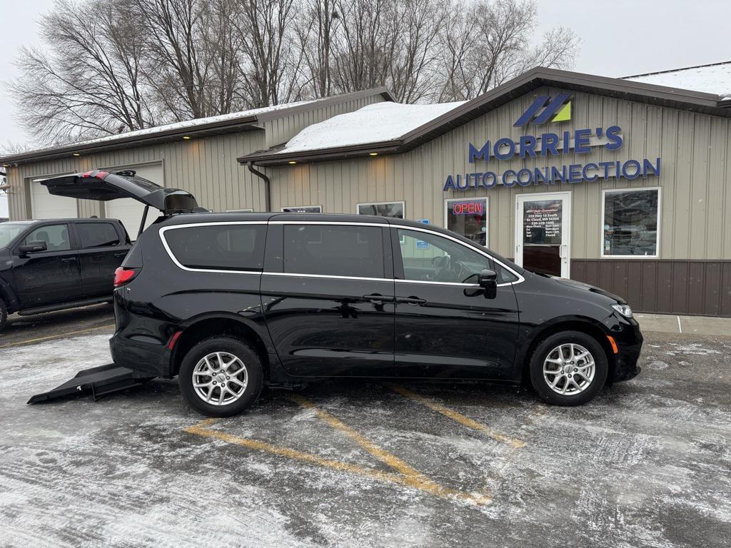 used 2025 Chrysler Pacifica car, priced at $52,900