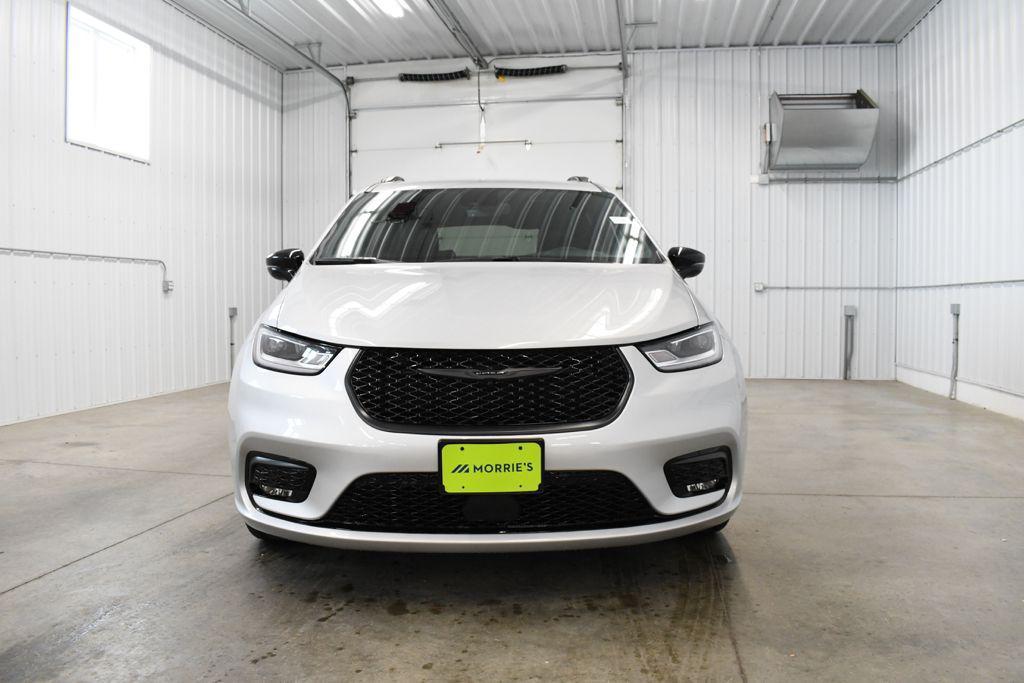 used 2026 Chrysler Pacifica car, priced at $62,900