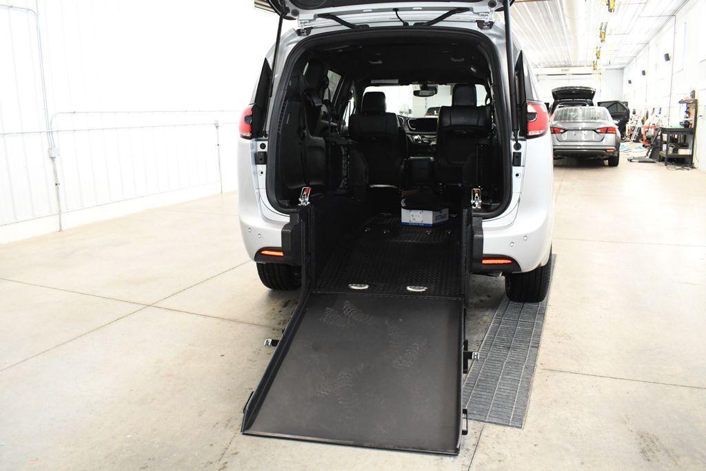 used 2026 Chrysler Pacifica car, priced at $62,900